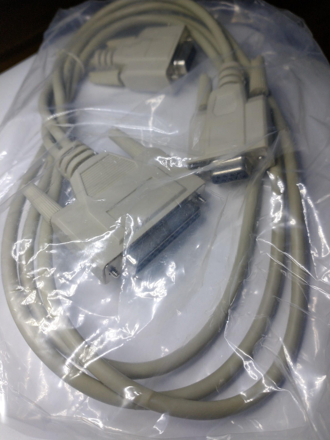 Câble DB25 Femelle à 2 x DB9 Femelle 3FT Câble DB25 Femelle à 2 x DB9 Femelle 3FT